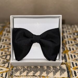 Pre-Tied Butterfly Black Bow Tie | Grosgrain